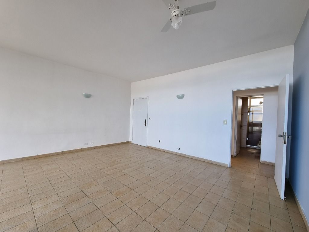 Apartamento à venda com 3 quartos, 140m² - Foto 4