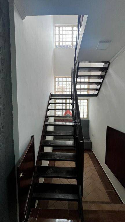 Casa à venda com 3 quartos, 230m² - Foto 6