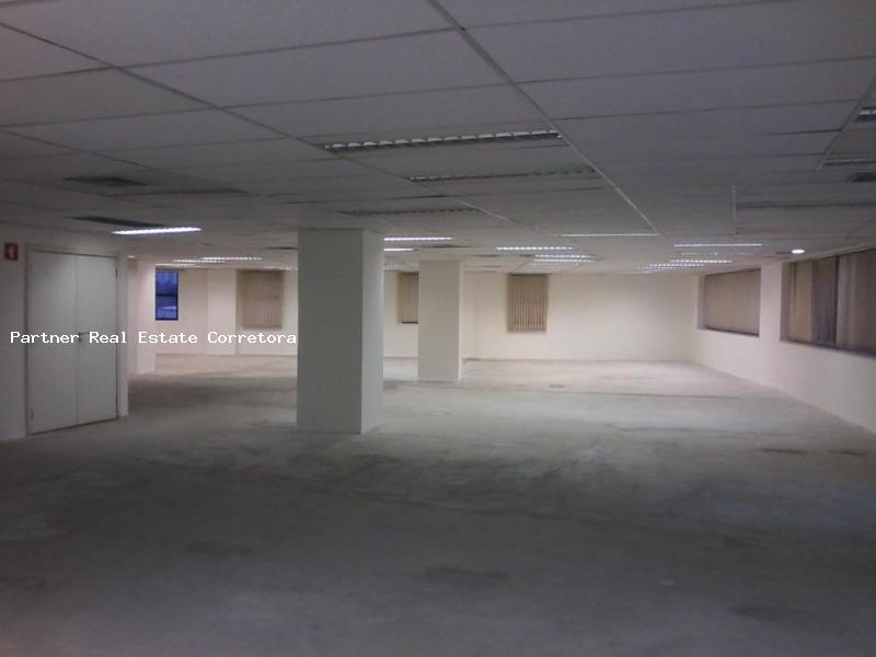 Conjunto Comercial-Sala para alugar com 1 quarto, 385m² - Foto 1