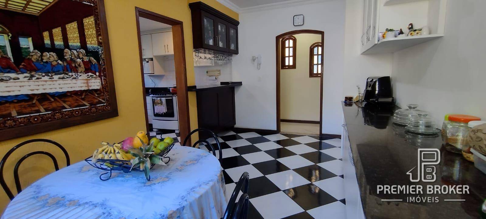 Casa à venda com 6 quartos, 338m² - Foto 29