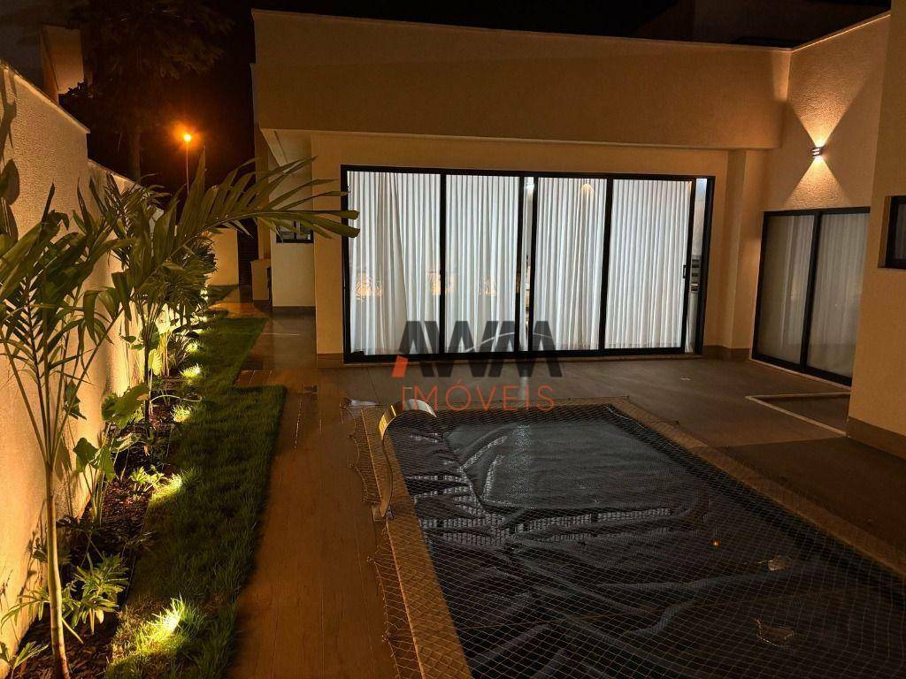 Casa de Condomínio à venda e aluguel com 4 quartos, 256m² - Foto 17