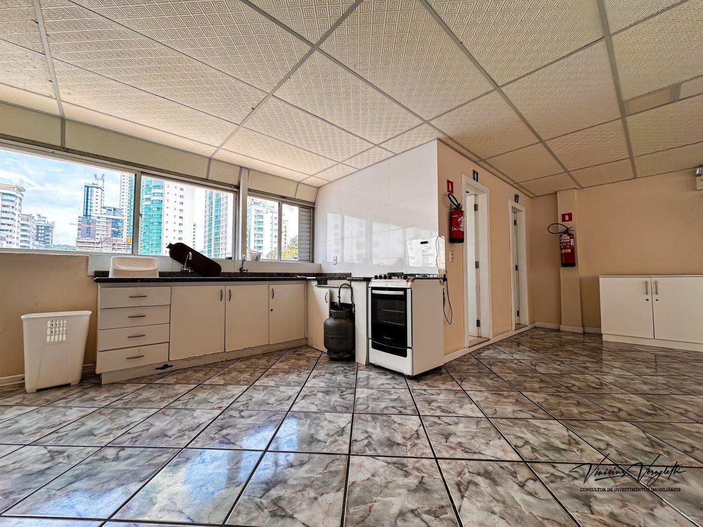 Apartamento à venda com 1 quarto, 39m² - Foto 14