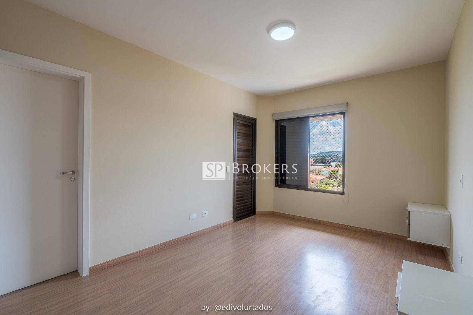 Apartamento para alugar com 3 quartos, 185m² - Foto 17