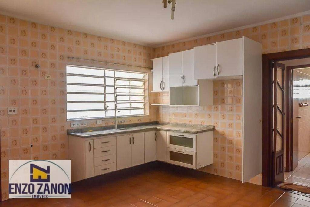 Casa para alugar com 3 quartos, 226m² - Foto 5