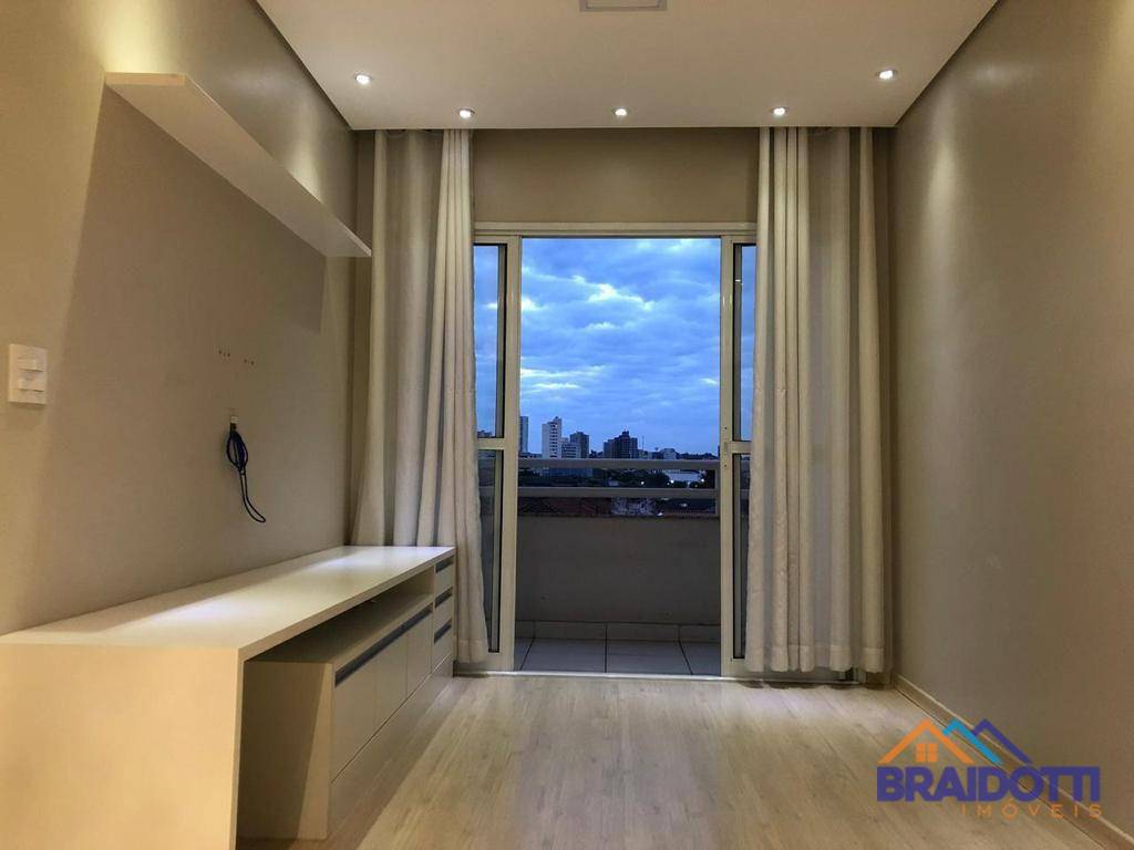 Apartamento à venda com 2 quartos, 69m² - Foto 1