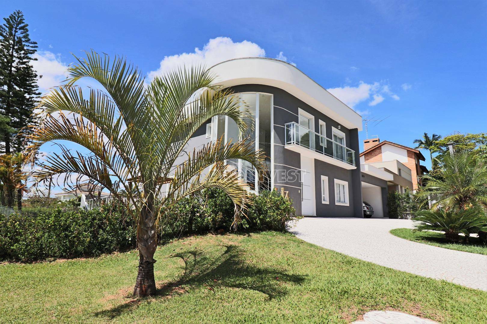 Casa de Condomínio à venda com 4 quartos, 440m² - Foto 2