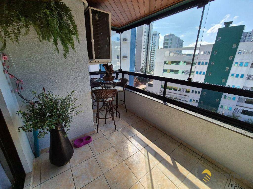 Apartamento à venda com 3 quartos, 87m² - Foto 7