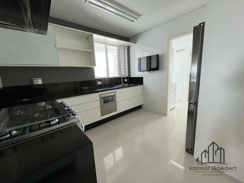 Apartamento à venda com 3 quartos, 185m² - Foto 12