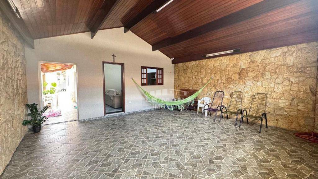 Casa à venda com 3 quartos, 155m² - Foto 1