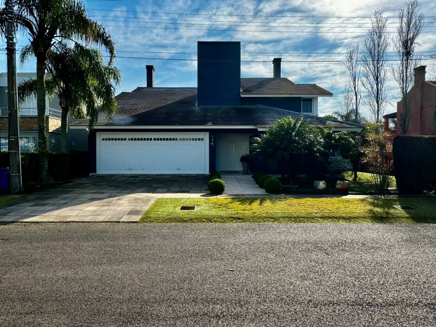 Casa de Condomínio à venda com 5 quartos, 318m² - Foto 1