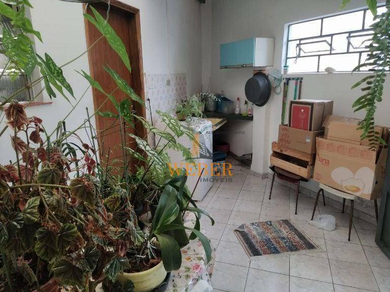 Casa à venda com 5 quartos, 180m² - Foto 16