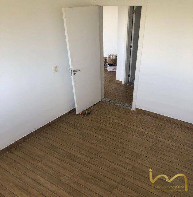 Apartamento à venda com 2 quartos, 70m² - Foto 12