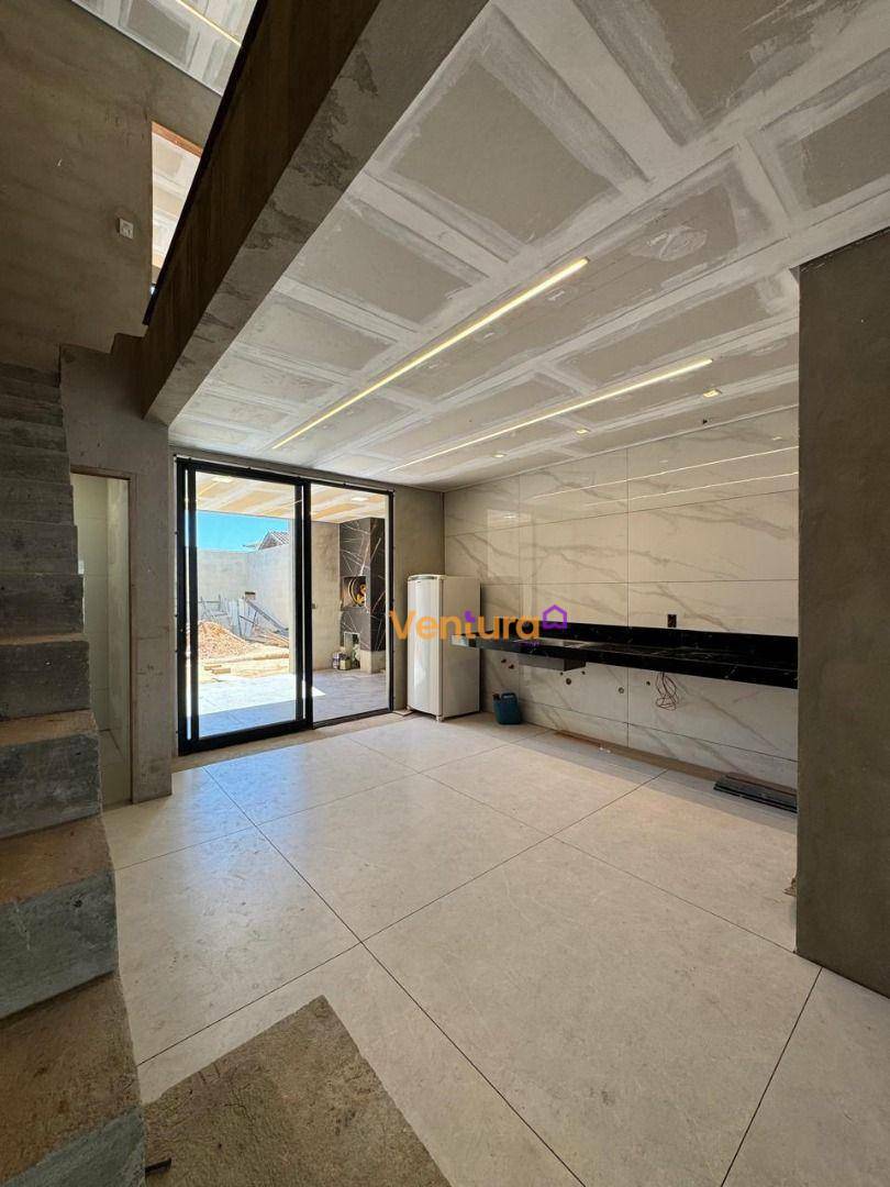 Casa à venda com 3 quartos, 196m² - Foto 9