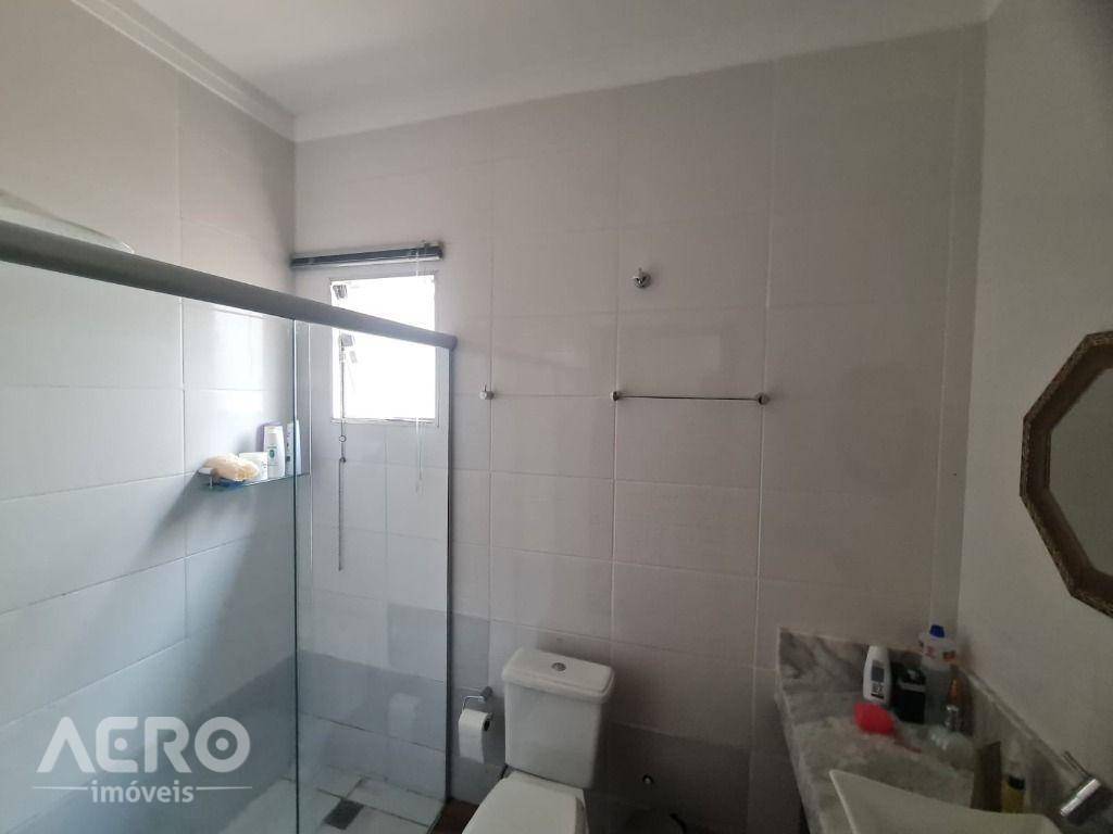 Casa à venda com 3 quartos, 139m² - Foto 11