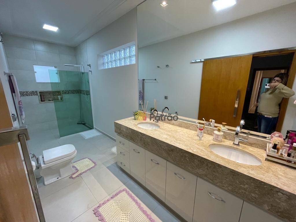 Casa à venda e aluguel com 5 quartos, 500m² - Foto 40