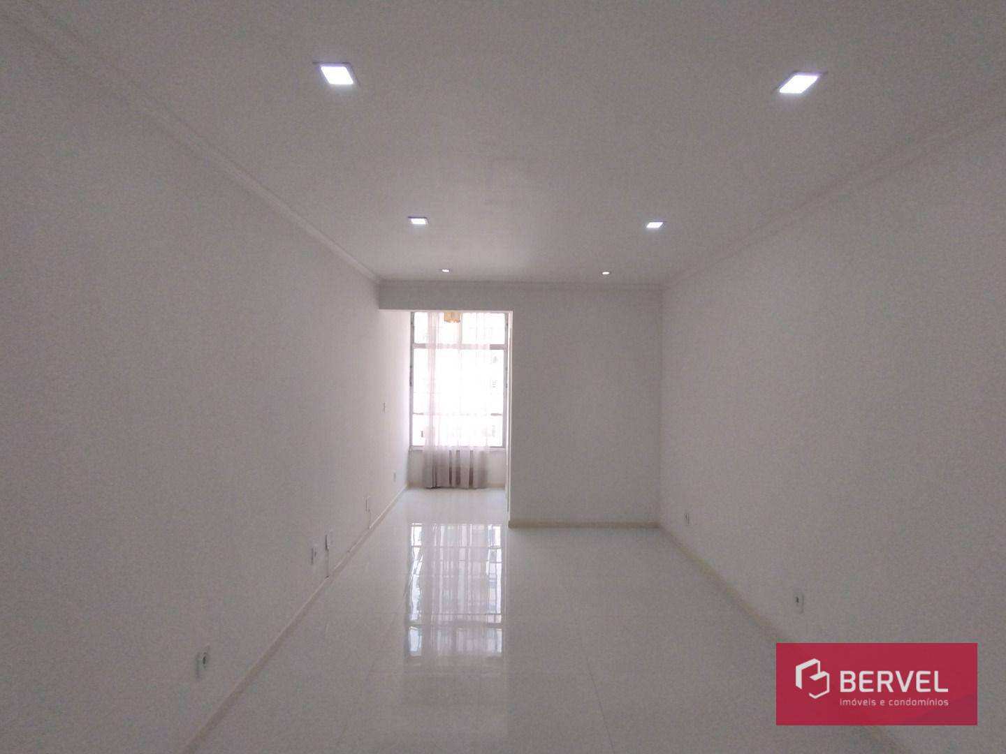 Apartamento à venda com 2 quartos, 102m² - Foto 3