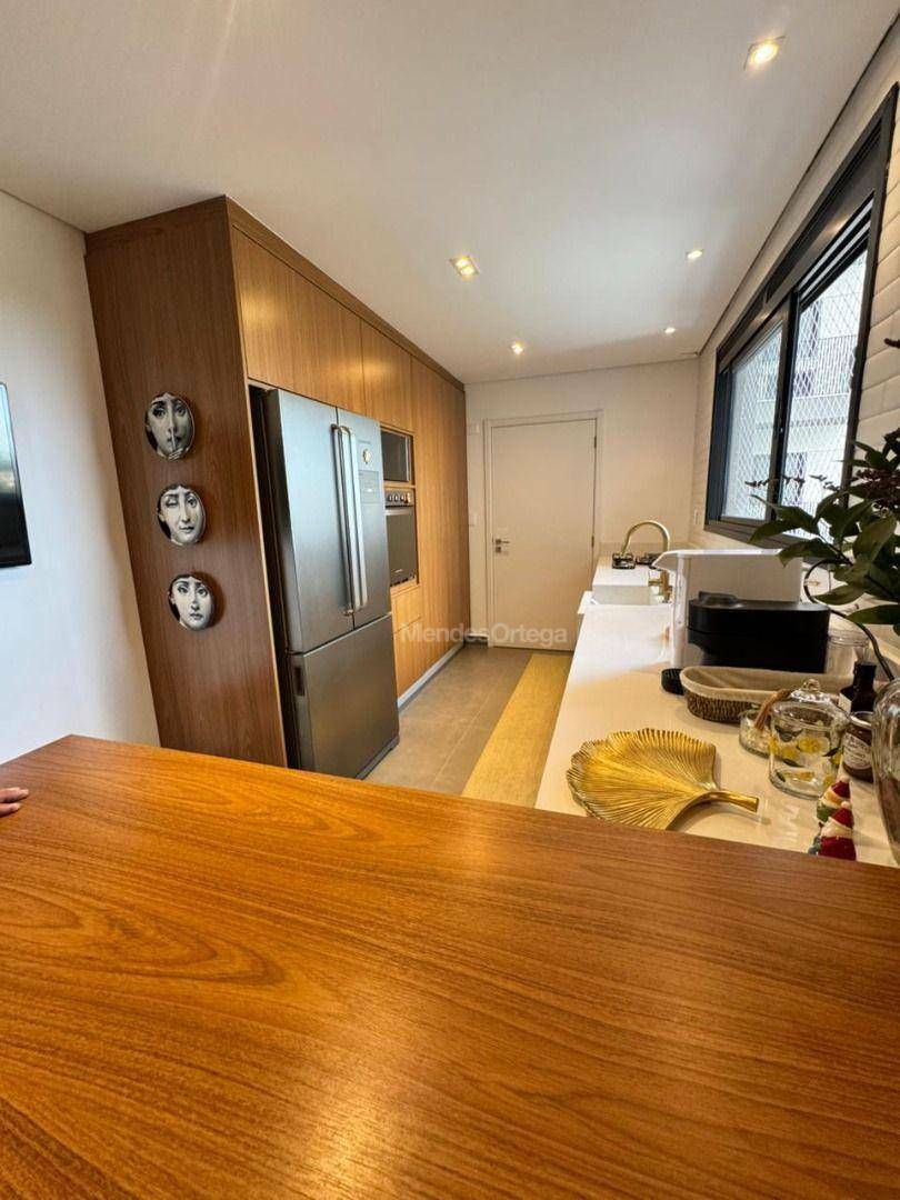 Apartamento à venda com 3 quartos, 220m² - Foto 10