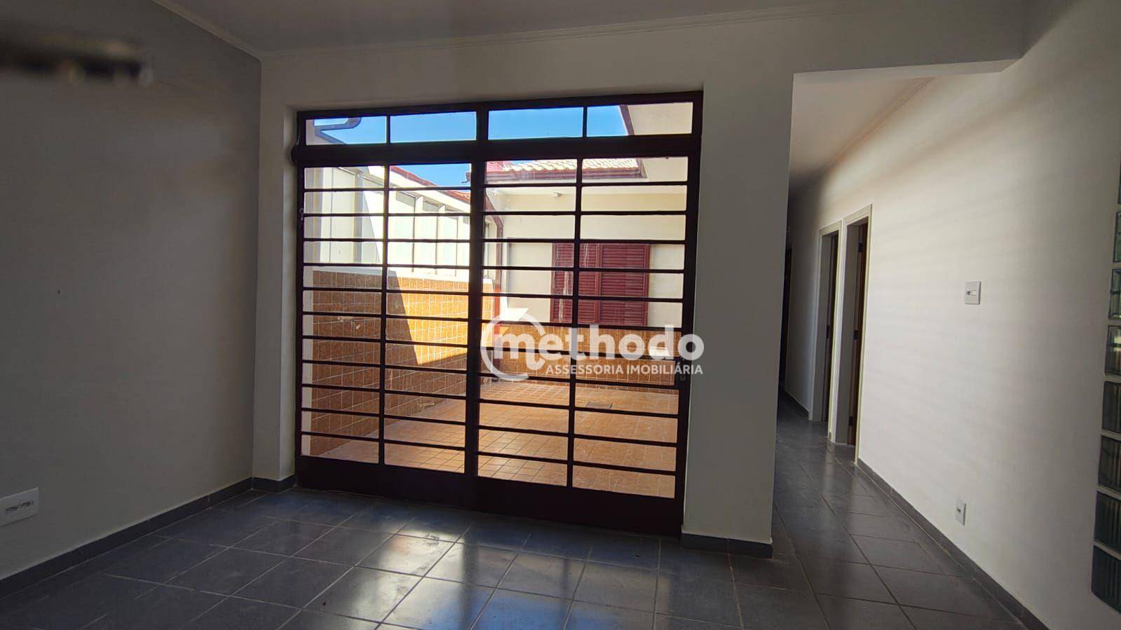 Casa à venda e aluguel com 6 quartos, 307m² - Foto 2