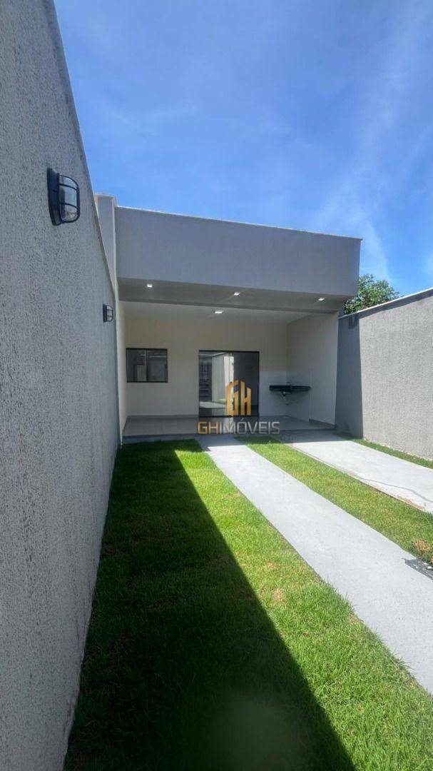 Casa à venda com 3 quartos, 100m² - Foto 1