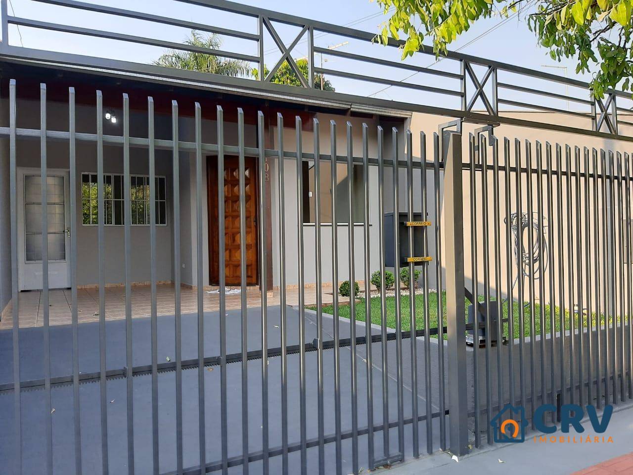 Casa à venda e aluguel com 3 quartos, 120m² - Foto 2