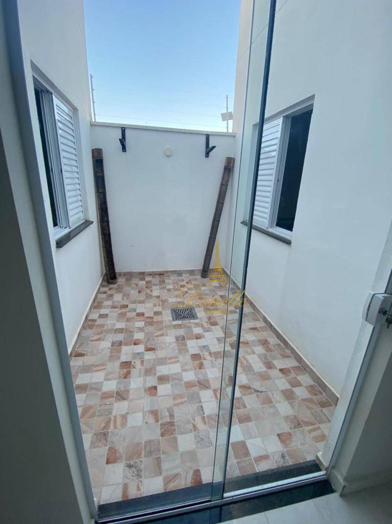 Casa à venda com 3 quartos, 75m² - Foto 3