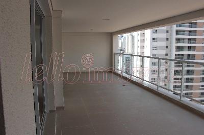 Apartamento à venda com 3 quartos, 212m² - Foto 5