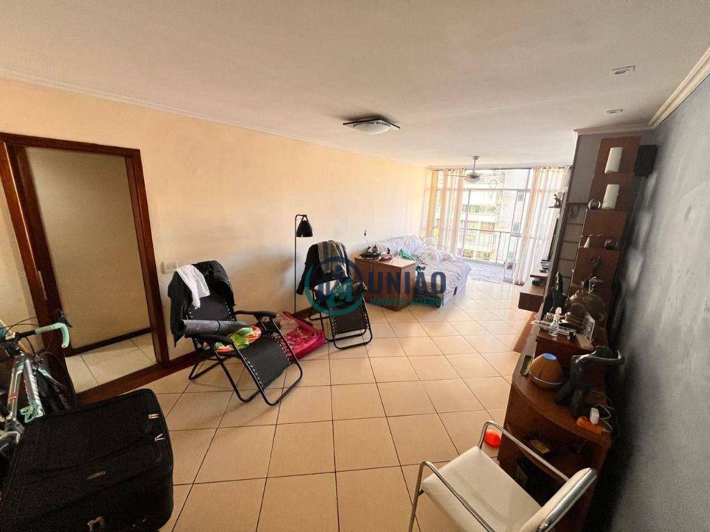 Apartamento à venda com 3 quartos, 115m² - Foto 3