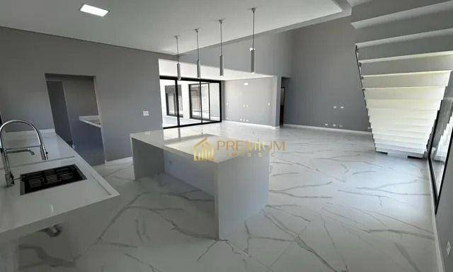 Casa de Condomínio à venda com 3 quartos, 303m² - Foto 2