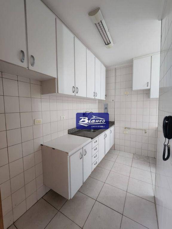 Apartamento à venda e aluguel com 2 quartos, 60m² - Foto 18