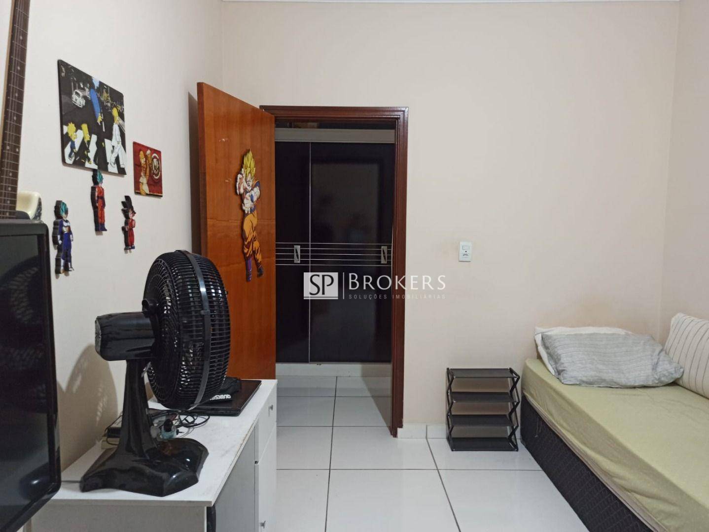 Casa à venda com 2 quartos, 300m² - Foto 7