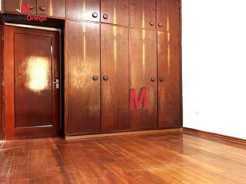 Casa para alugar com 4 quartos, 190m² - Foto 9