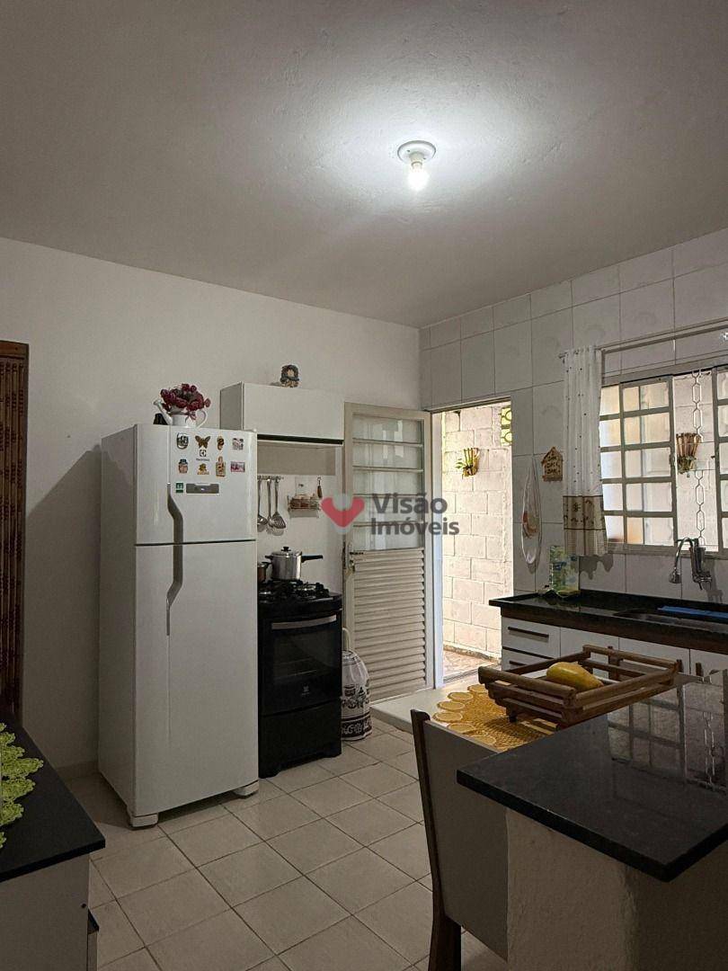 Casa à venda com 2 quartos, 120m² - Foto 9
