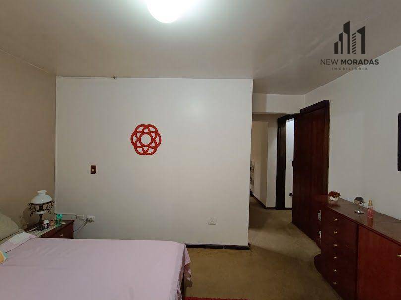 Casa à venda com 4 quartos, 300m² - Foto 21