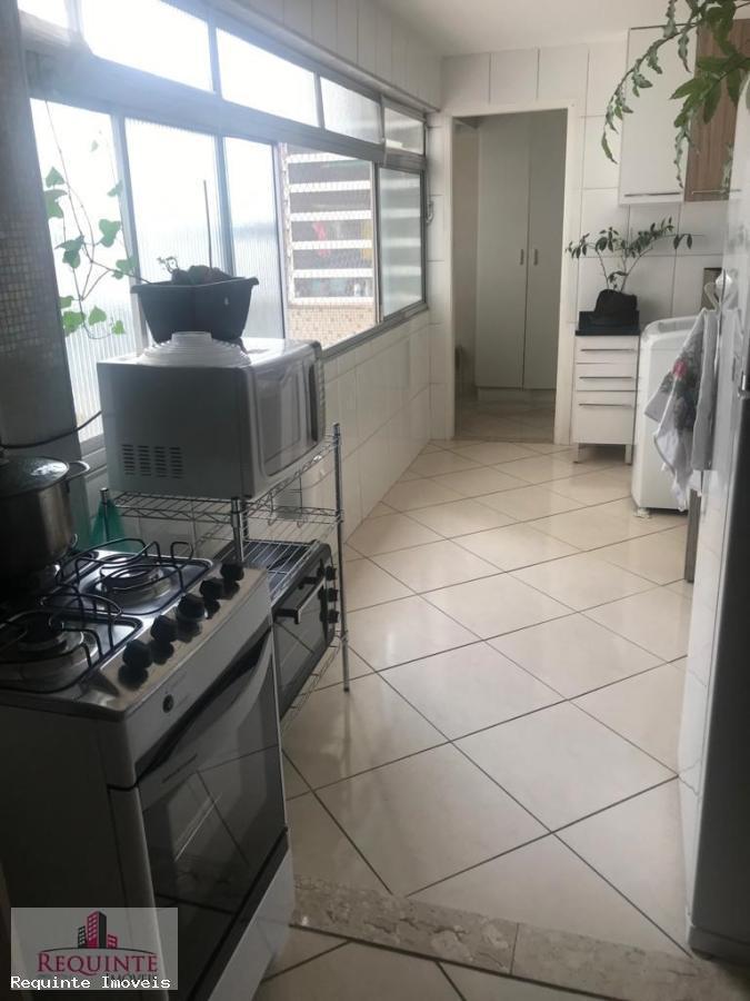 Apartamento à venda com 3 quartos, 97m² - Foto 9