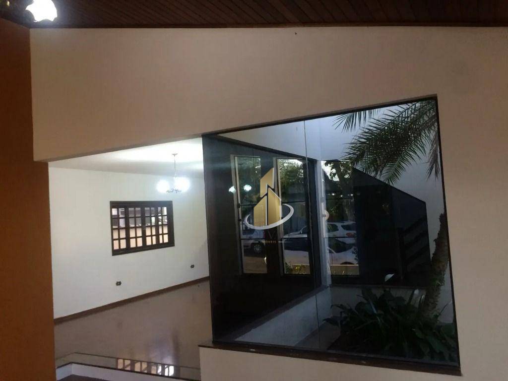 Sobrado à venda com 3 quartos, 220m² - Foto 3