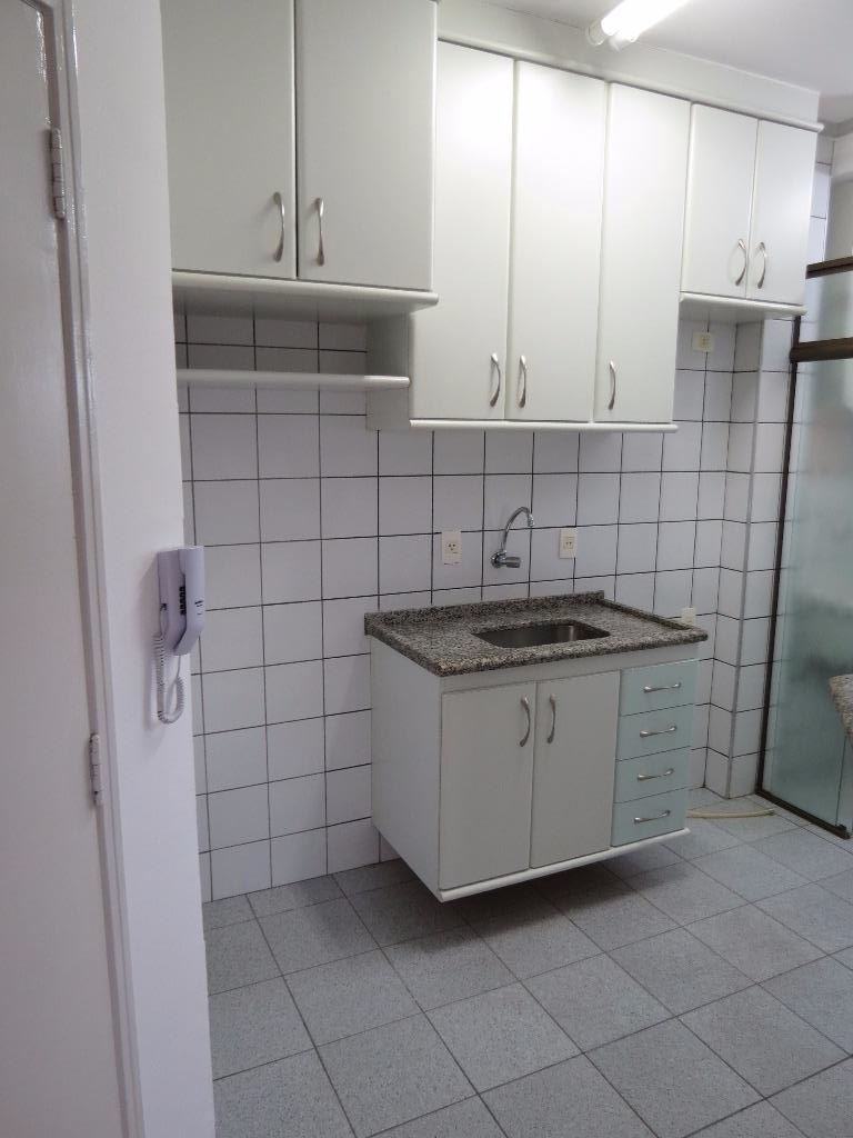 Apartamento à venda com 3 quartos, 72m² - Foto 8