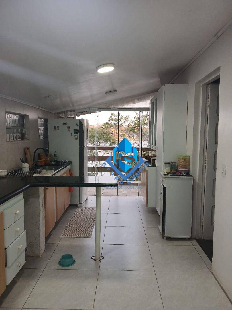 Chácara à venda com 4 quartos, 225m² - Foto 10