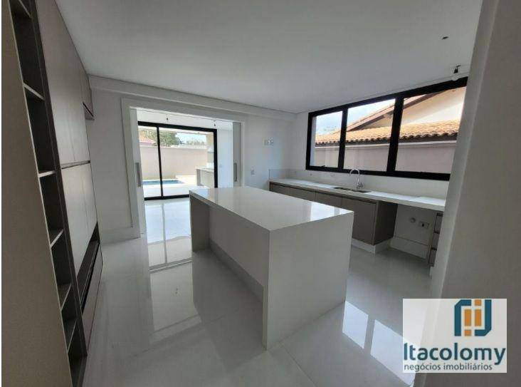 Casa de Condomínio à venda com 4 quartos, 450m² - Foto 18