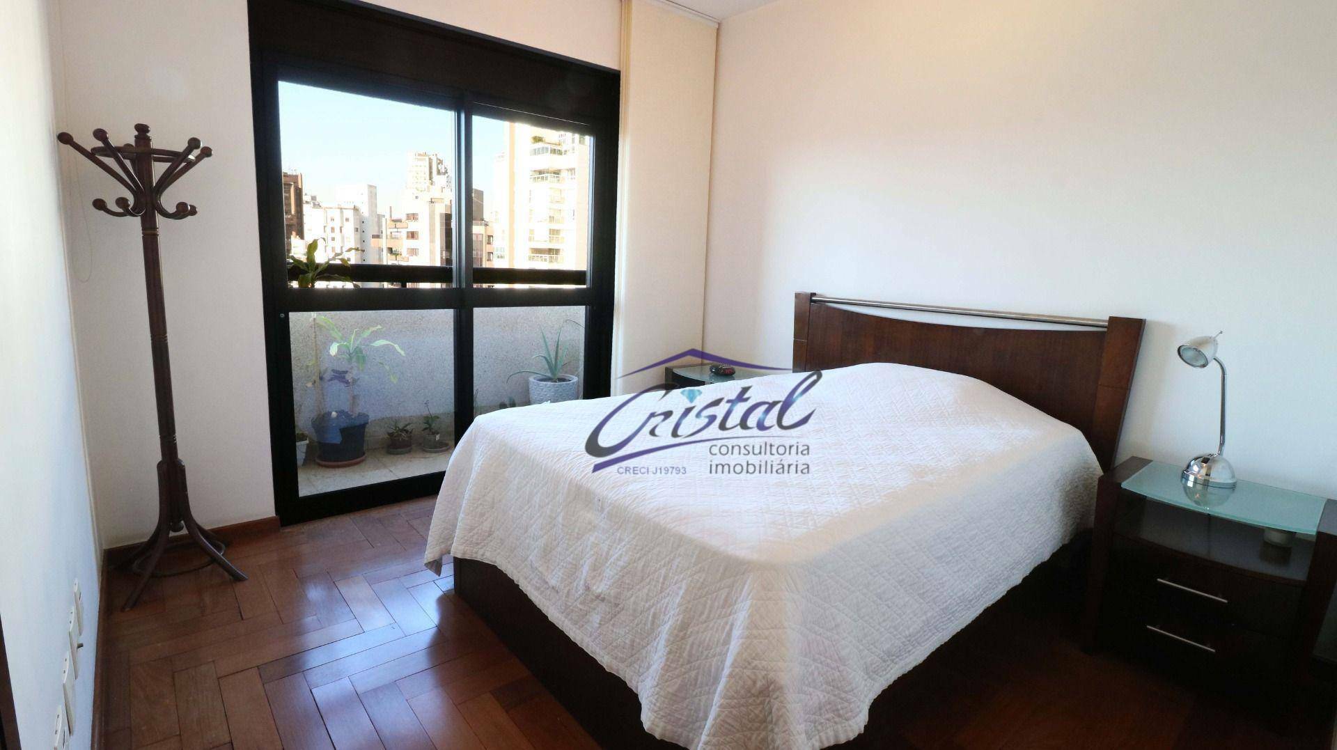 Apartamento à venda com 4 quartos, 226m² - Foto 29