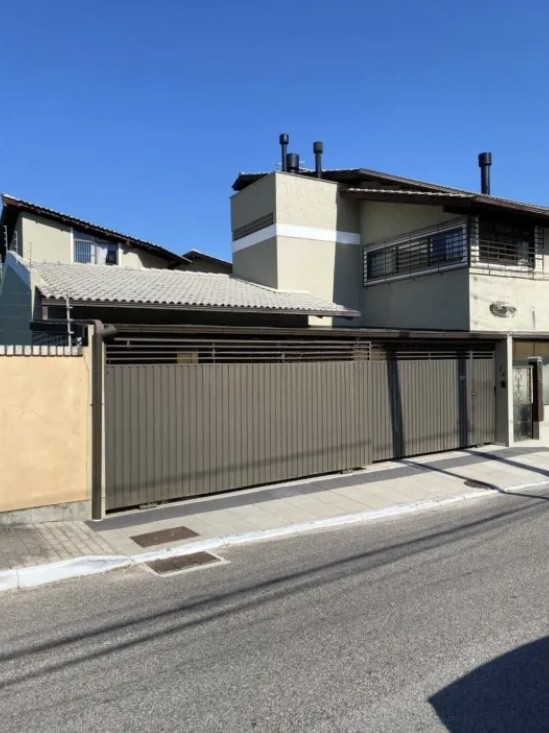 Casa para alugar com 3 quartos, 350m² - Foto 2