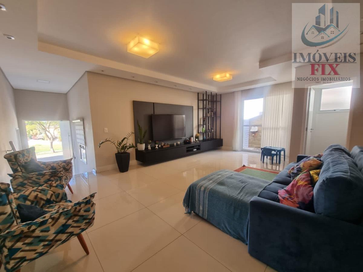 Casa de Condomínio à venda com 4 quartos, 220m² - Foto 1