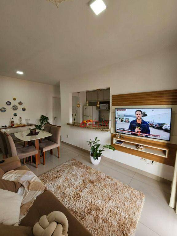 Apartamento à venda com 2 quartos, 67m² - Foto 2