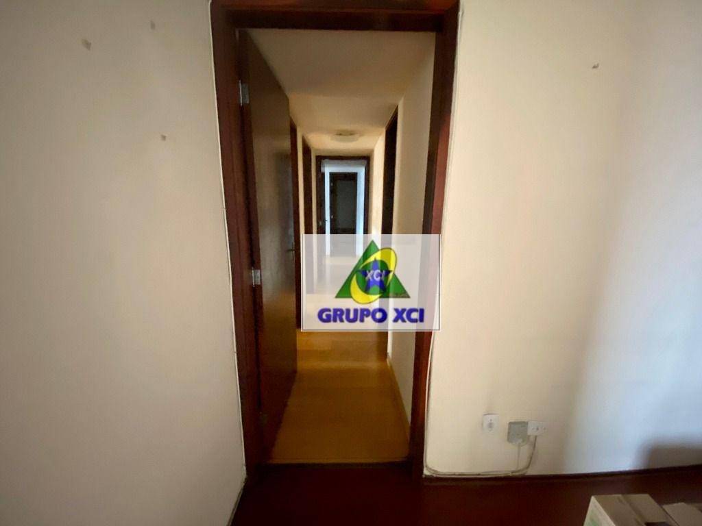 Apartamento à venda com 4 quartos, 140m² - Foto 18