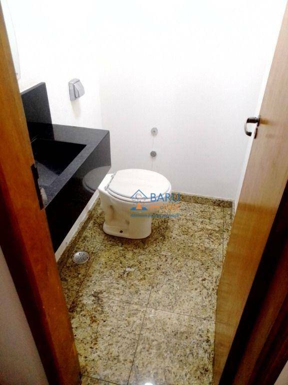 Sobrado à venda e aluguel com 5 quartos, 300m² - Foto 43