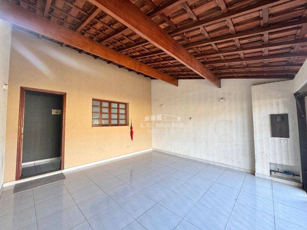 Casa à venda com 2 quartos, 88m² - Foto 2