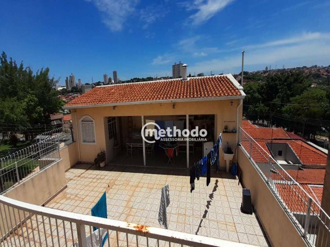 Casa à venda com 3 quartos, 429m² - Foto 2