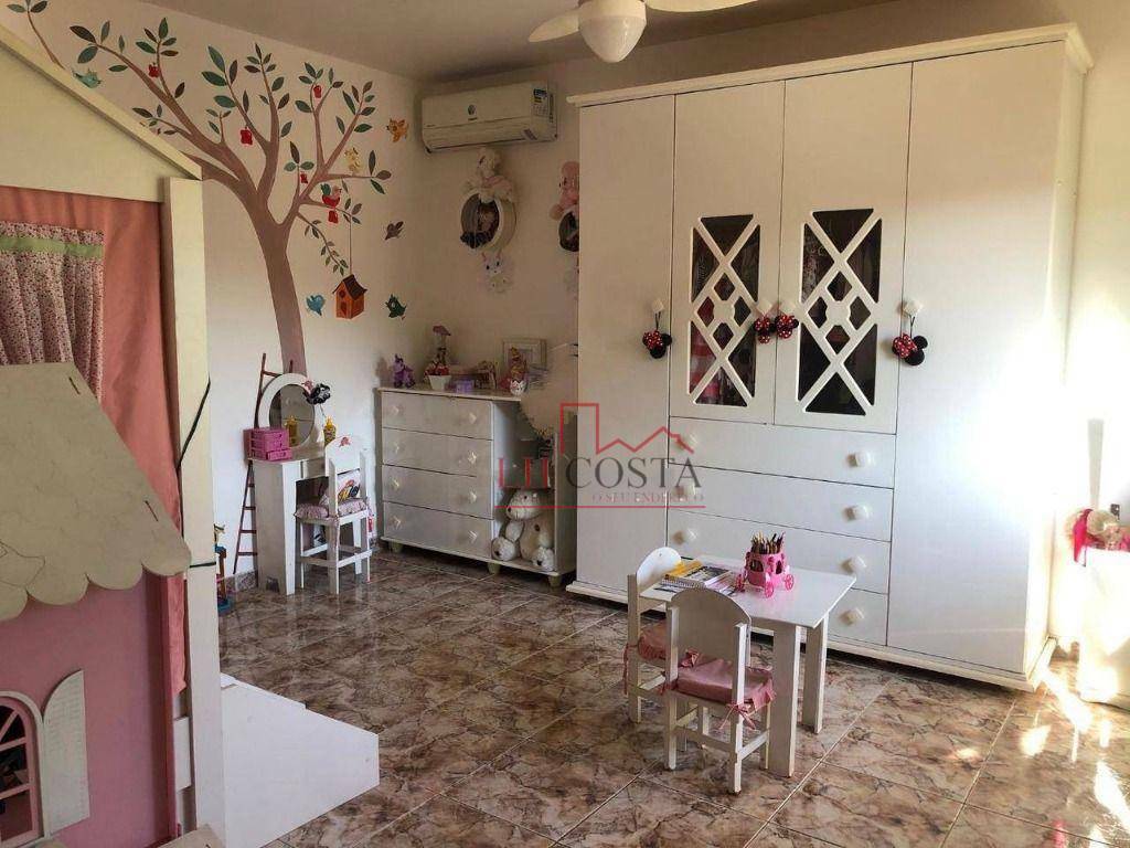 Casa de Condomínio à venda com 4 quartos, 240m² - Foto 17