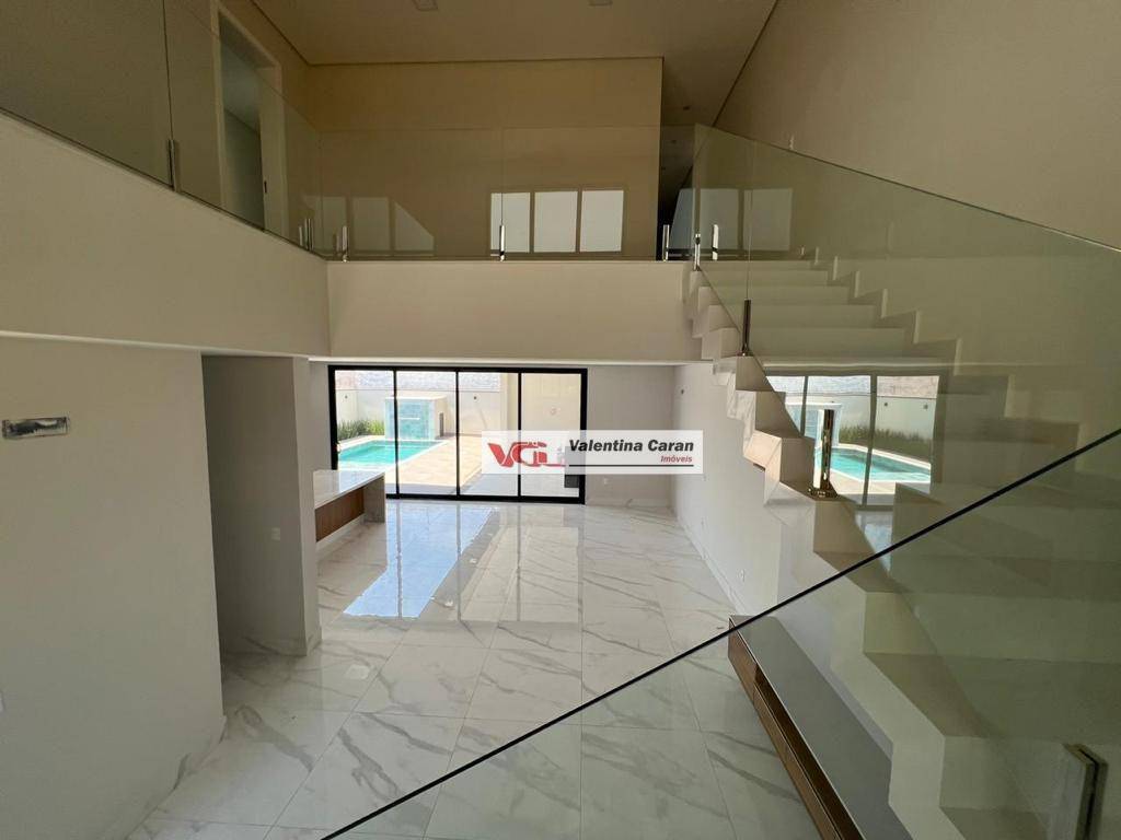 Sobrado à venda com 3 quartos, 329m² - Foto 3