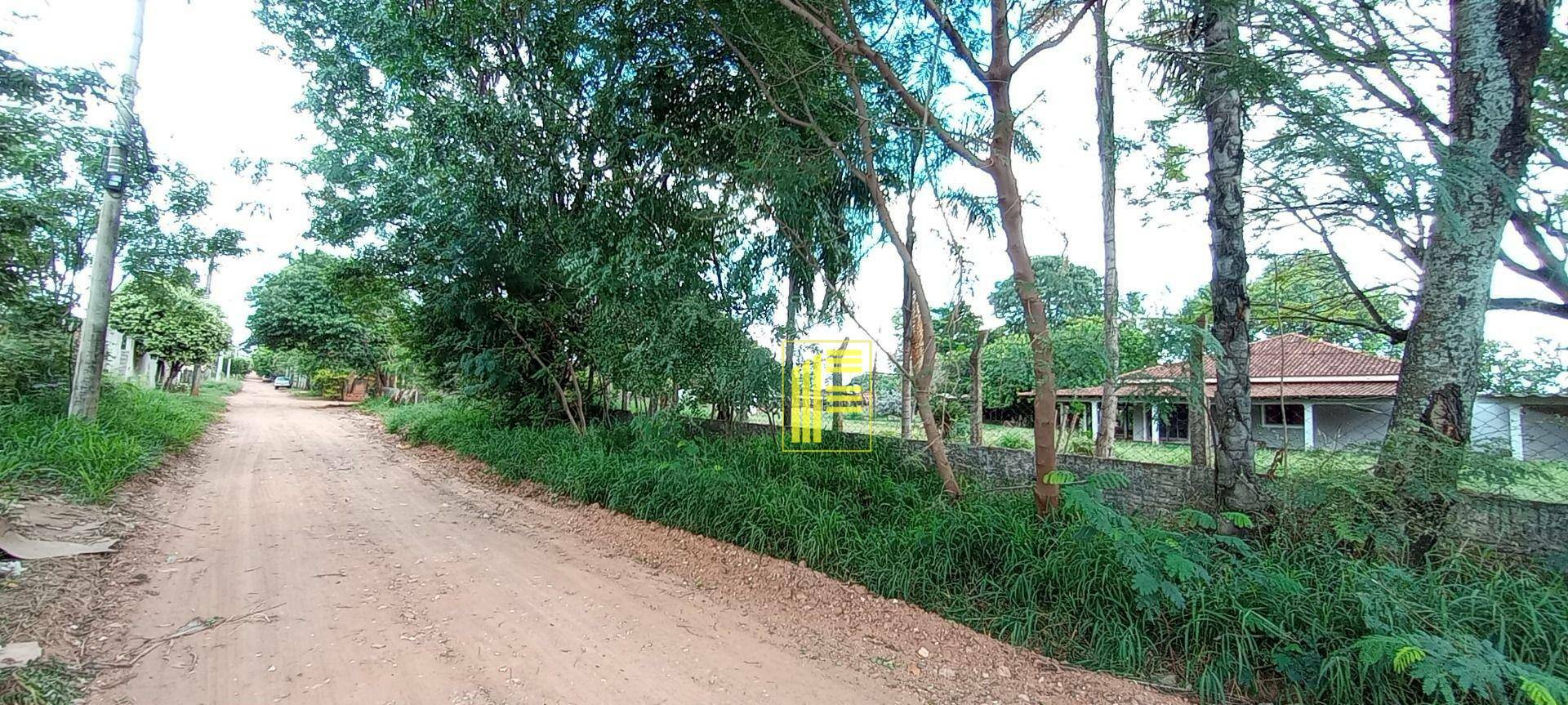 Chácara à venda com 3 quartos, 450m² - Foto 1