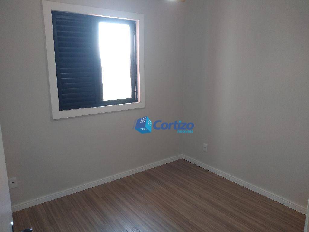 Apartamento para alugar com 3 quartos, 96m² - Foto 9